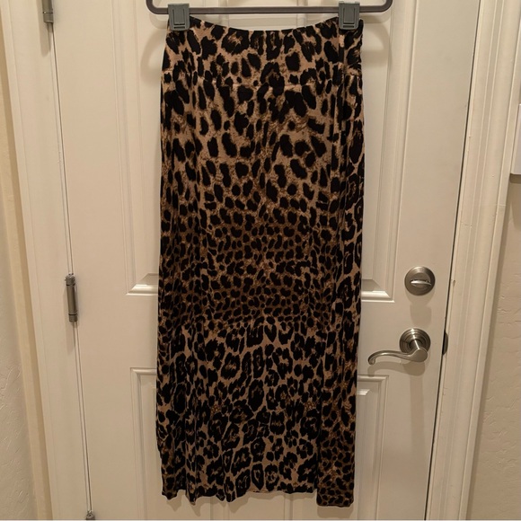 Black Label by Chico’s leopard maxi skirt. Size 1 (Chico’s sizing) - Picture 5 of 10